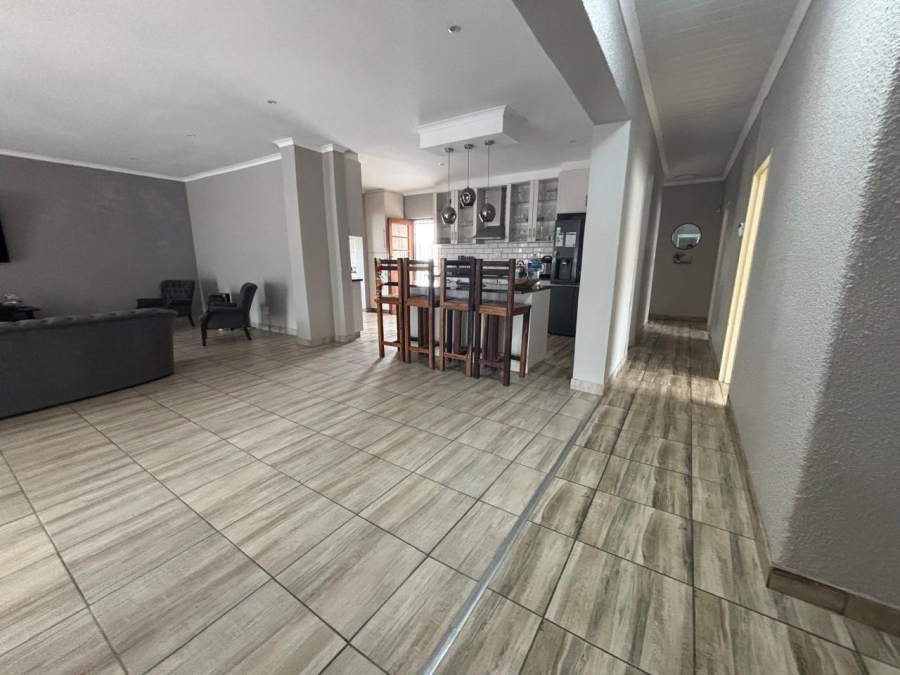 To Let 4 Bedroom Property for Rent in Voelvlei Western Cape